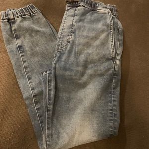 American Eagle jogger jeans. Mens size XXS Never worn!